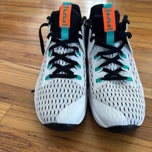 Nike Air 2020 Witness v5